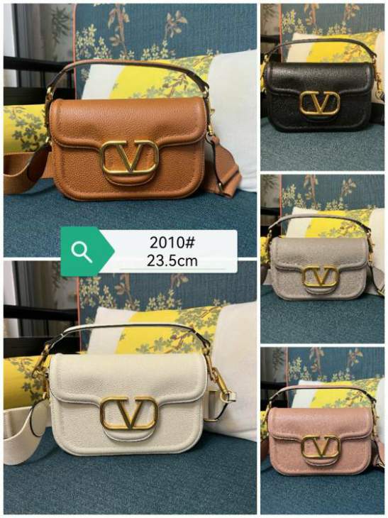 Picture of Valentino Handbags _SKUfw221244382fw
